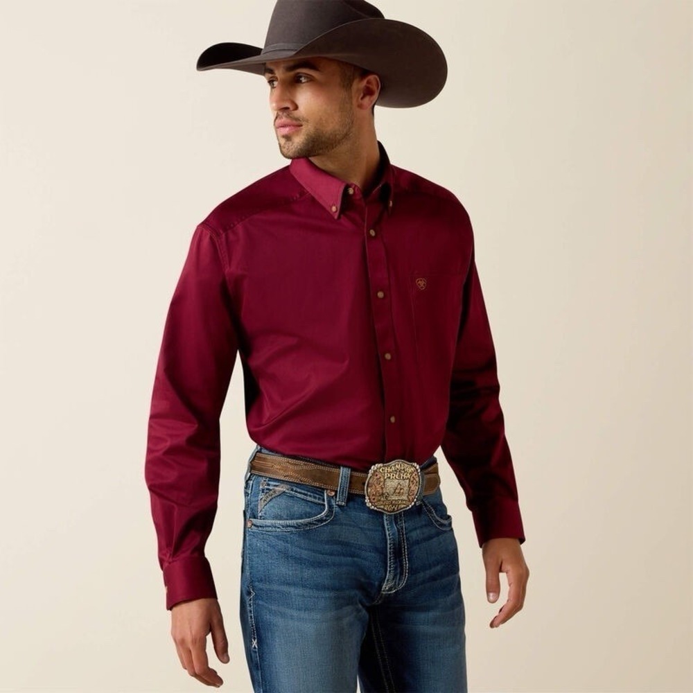 ARIAT Shirt Mens M Burgundy Cotton Twill Classic Fit Button Western Cowboy Rodeo
